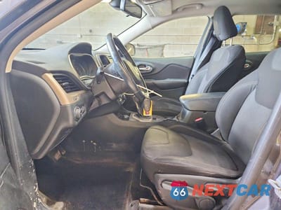 Zdjęcie 7 z 14 samochodu: 2015 JEEP CHEROKEE LATITUDE VIN:1C4PJMCS3FW565445 - miniatura