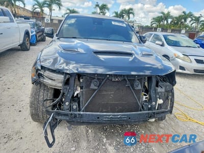 Piąte zdjęcie samochodu w środku: 2018 DODGE DURANGO SRT VIN:1C4SDJGJ4JC159573 - miniatura