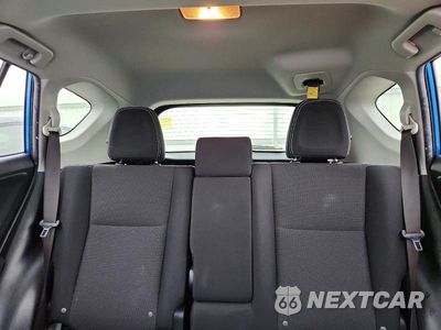 Zdjęcie 10 z 13 samochodu: 2017 TOYOTA RAV4 XLE VIN:JTMRFREV6HJ710329 - miniatura