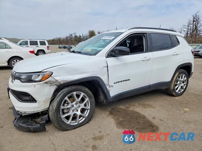 2022 JEEP COMPASS LATITUDE LUX 3C4NJDFB1NT204562 - główne zdjęcie licytacji z USA - miniatura