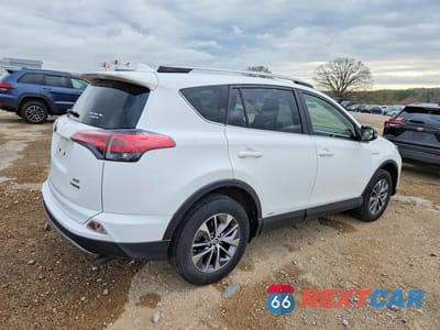 Trzecie zdjęcie samochodu z tyłu: 2017 TOYOTA RAV4 HYBRID XLE VIN:JTMRJREV9HD071764 - miniatura