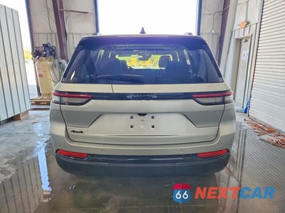 Zdjęcie 6 z 13 samochodu: 2023 JEEP GRAND CHEROKEE LAREDO VIN:1C4RJHAG4PC589318 - miniatura