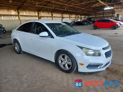 Czwarte zdjęcie samochodu z boku: 2015 CHEVROLET CRUZE LT VIN:1G1PC5SB4F7274098 - miniatura