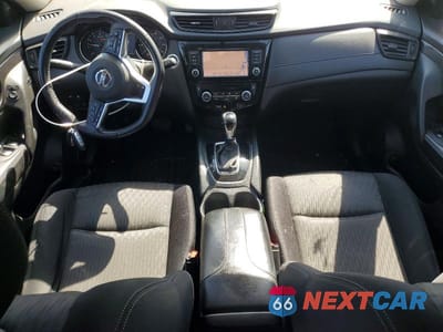 Zdjęcie 8 z 12 samochodu: 2018 NISSAN ROGUE SV VIN:JN8AT2MV2JW352934 - miniatura