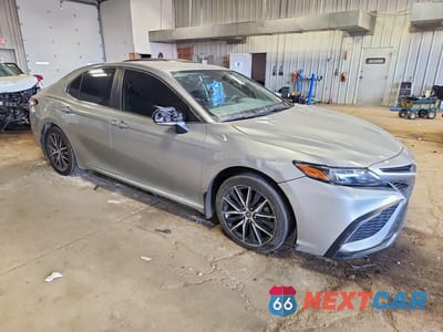 Czwarte zdjęcie samochodu z boku: 2023 TOYOTA CAMRY SE VIN:4T1G11AK6PU727207 - miniatura