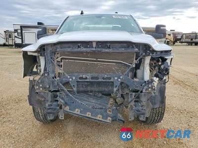 Piąte zdjęcie samochodu w środku: 2023 RAM 2500 VIN:3C6UR5HJ7PG543294 - miniatura