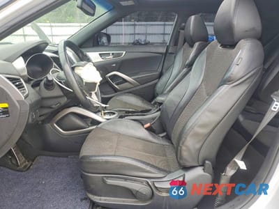 Zdjęcie 7 z 13 samochodu: 2016 HYUNDAI VELOSTER BASE VIN:KMHTC6AD9GU282582 - miniatura