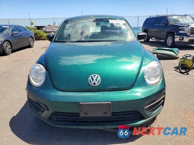 Piąte zdjęcie samochodu w środku: 2017 VOLKSWAGEN BEETLE 1.8T VIN:3VWF17AT7HM618625 - miniatura