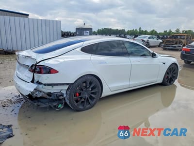Trzecie zdjęcie samochodu z tyłu: 2019 TESLA MODEL S VIN:5YJSA1E46KF337297 - miniatura