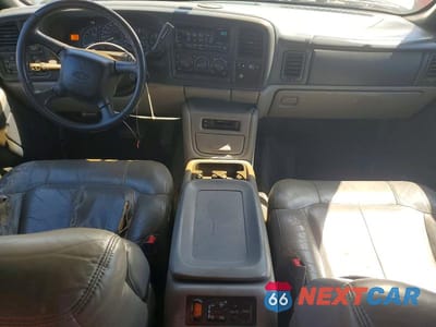 Zdjęcie 8 z 13 samochodu: 2002 CHEVROLET SUBURBAN K1500 VIN:1GNFK16T42J208091 - miniatura