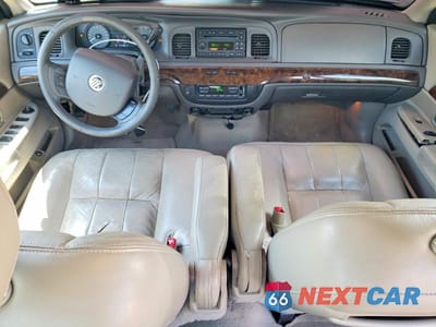 Zdjęcie 8 z 12 samochodu: 2010 MERCURY GRAND MARQUIS LS VIN:2MEBM7FV3AX615278 - miniatura