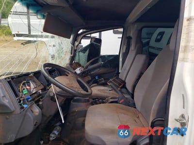 Zdjęcie 7 z 13 samochodu: 2017 ISUZU NPR HD BOX TRUCK VIN:JALC4J162H7002635 - miniatura