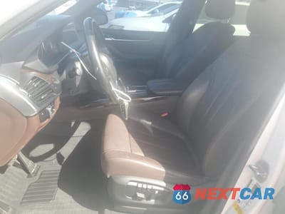 Zdjęcie 7 z 12 samochodu: 2017 BMW X5 SDRIVE35I VIN:5UXKR2C51H0U18997 - miniatura