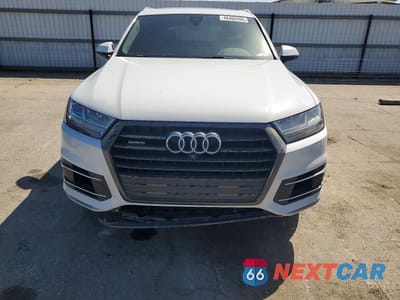 Piąte zdjęcie samochodu w środku: 2017 AUDI Q7 PREMIUM PLUS VIN:WA1LABF72HD058524 - miniatura