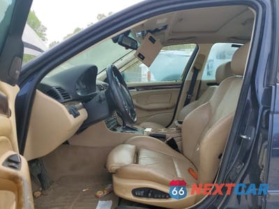 Zdjęcie 7 z 12 samochodu: 2003 BMW 325 I VIN:WBAET37403NJ30212 - miniatura