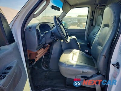 Zdjęcie 7 z 14 samochodu: 2004 FORD ECONOLINE E250 VAN VIN:1FTNE24W84HA34891 - miniatura