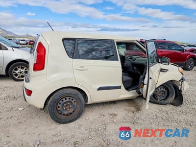 Trzecie zdjęcie samochodu z tyłu: 2013 KIA SOUL BASE VIN:KNDJT2A54D7484110 - miniatura