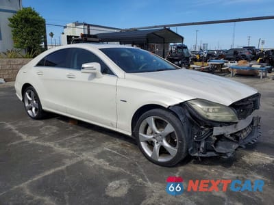 Czwarte zdjęcie samochodu z boku: 2012 MERCEDES-BENZ CLS 550 VIN:WDDLJ7DB9CA042749 - miniatura