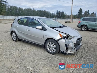 Czwarte zdjęcie samochodu z boku: 2017 TOYOTA PRIUS C FOUR VIN:JTDKDTB36H1593942 - miniatura