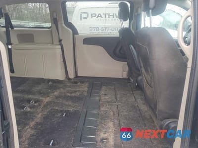 Zdjęcie 11 z 13 samochodu: 2013 DODGE GRAND CARAVAN SE VIN:2C4RDGBG2DR628958 - miniatura