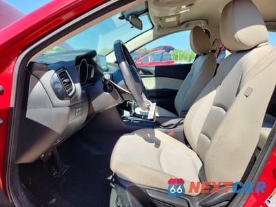 Zdjęcie 7 z 12 samochodu: 2016 MAZDA 3 SPORT VIN:JM1BM1U71G1295849 - miniatura