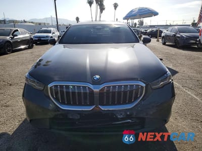 Piąte zdjęcie samochodu w środku: 2024 BMW 530 I VIN:WBA43FJ02RCS94651 - miniatura