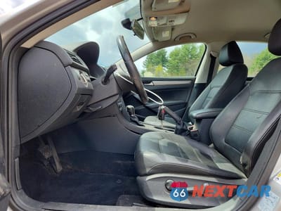 Zdjęcie 7 z 12 samochodu: 2014 VOLKSWAGEN PASSAT S VIN:1VWAT7A30EC068881 - miniatura