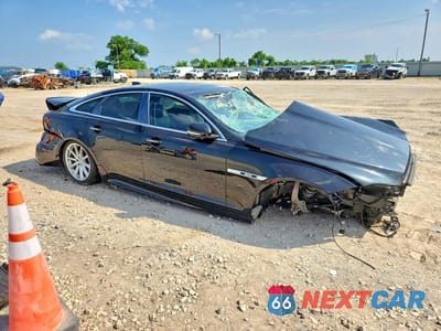 Czwarte zdjęcie samochodu z boku: 2017 JAGUAR XJ VIN:SAJWA1C75H8W10478 - miniatura