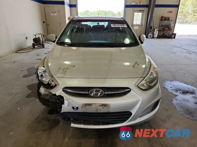 Piąte zdjęcie samochodu w środku: 2016 HYUNDAI ACCENT SE VIN:KMHCT4AE8GU943516 - miniatura