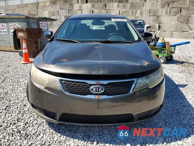 Piąte zdjęcie samochodu w środku: 2011 KIA FORTE VIN:KNAFU4A22B5444411 - miniatura