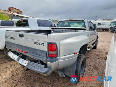 Czwarte zdjęcie samochodu z boku: 2001 DODGE RAM 3500 VIN:1B7MF33681J203859 - miniatura