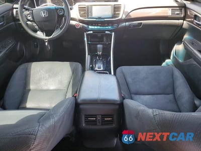 Zdjęcie 8 z 12 samochodu: 2017 HONDA ACCORD EX VIN:1HGCR2F73HA035741 - miniatura