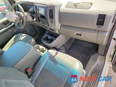 Zdjęcie 8 z 13 samochodu: 2016 NISSAN NV 2500 UTILITY / SERVICE VAN VIN:1N6AF0LY7GN807663 - miniatura