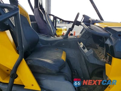 Piąte zdjęcie samochodu w środku: 2015 CAN-AM MAVERICK 1000R X RS DPS VIN:3JBPXAP23FJ001192 - miniatura