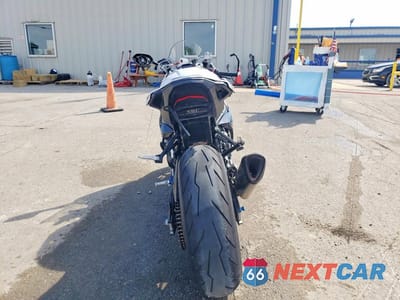 Czwarte zdjęcie samochodu z boku: 2024 BMW S 1000 RR VIN:WB10E6301R6J80919 - miniatura