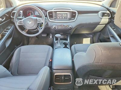 Zdjęcie 8 z 14 samochodu: 2019 KIA SORENTO LX VIN:5XYPG4A39KG501380 - miniatura