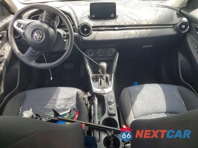 Zdjęcie 8 z 12 samochodu: 2017 TOYOTA YARIS IA BASE VIN:3MYDLBYV4HY175424 - miniatura