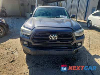 Piąte zdjęcie samochodu w środku: 2017 TOYOTA TACOMA SR5 V6 VIN:5TFAZ5CN9HX030471 - miniatura