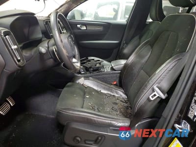 Zdjęcie 7 z 13 samochodu: 2020 VOLVO XC40 T5 R-DESIGN VIN:YV4162UM8L2274919 - miniatura