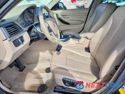 Zdjęcie 7 z 12 samochodu: 2012 BMW 328 I VIN:WBA3A5C55CF344940 - miniatura