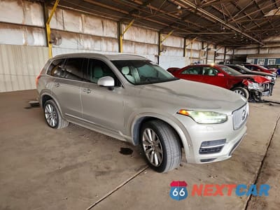 Czwarte zdjęcie samochodu z boku: 2016 VOLVO XC90 T8 VIN:YV4BC0PLXG1048235 - miniatura