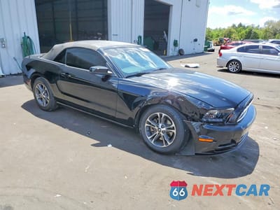 Czwarte zdjęcie samochodu z boku: 2014 FORD MUSTANG VIN:1ZVBP8EMXE5248746 - miniatura
