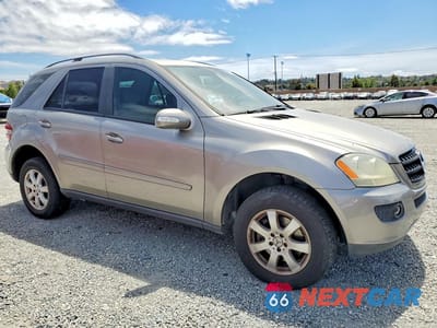 Czwarte zdjęcie samochodu z boku: 2006 MERCEDES-BENZ ML 350 VIN:4JGBB86E86A009855 - miniatura