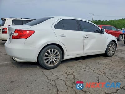 Trzecie zdjęcie samochodu z tyłu: 2010 SUZUKI KIZASHI SE VIN:JS2RE9A34A6101326 - miniatura