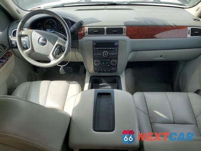 Zdjęcie 8 z 12 samochodu: 2012 GMC YUKON XL K1500 SLT VIN:1GKS2KE78CR111226 - miniatura