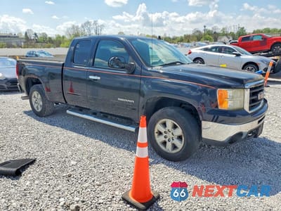 Czwarte zdjęcie samochodu z boku: 2011 GMC SIERRA K1500 SLE VIN:1GTR2VE37BZ314762 - miniatura