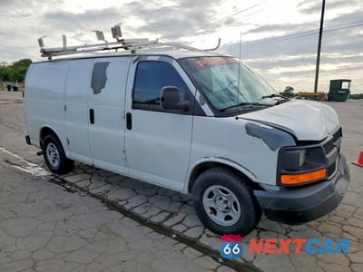 Czwarte zdjęcie samochodu z boku: 2008 CHEVROLET EXPRESS 1500 UTILITY / SERVICE VAN VIN:1GCFG15X381204542 - miniatura