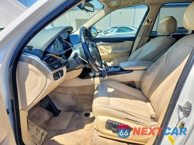 Zdjęcie 7 z 12 samochodu: 2015 BMW X5 SDRIVE35I VIN:5UXKR2C56F0H40857 - miniatura