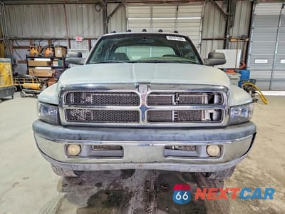 Piąte zdjęcie samochodu w środku: 2002 DODGE RAM 2500 VIN:3B7KC23682M214357 - miniatura