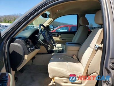 Zdjęcie 7 z 12 samochodu: 2007 CHEVROLET TAHOE K1500 VIN:1GNFK130X7J295514 - miniatura